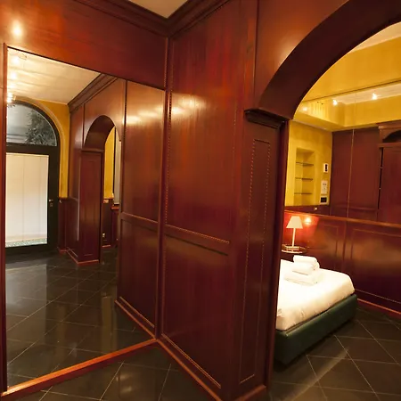 Casa Milano- Apartments And Rooms-3